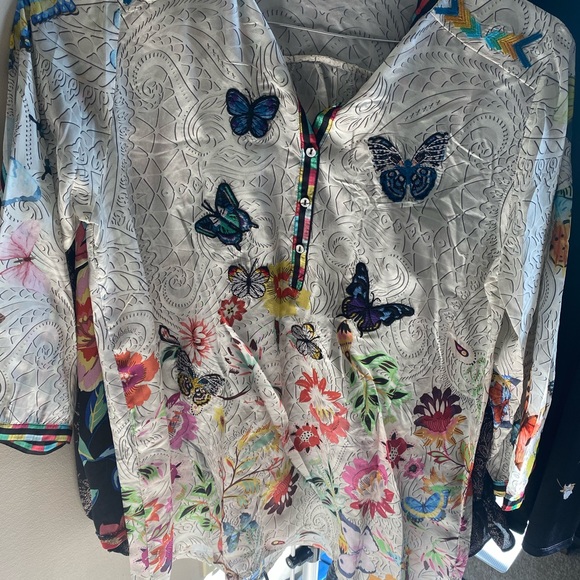 Got 2 different sizes. Wore this once. As new! - Picture 7 of 10